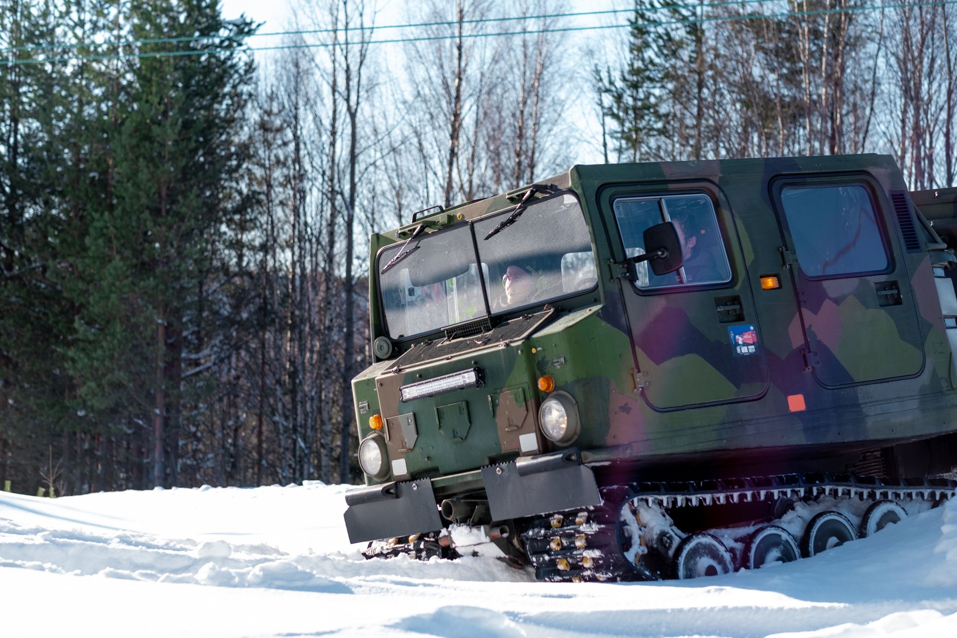 Bandvagn i snö